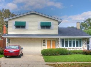 232 W Talcott Rd, Park Ridge, IL 60068