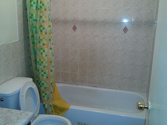 5th image of 9306 Avenue N #2