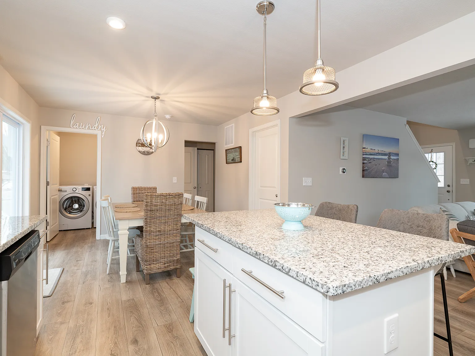 3 bed, 1682 sqft, $2,500 — Photo 4
