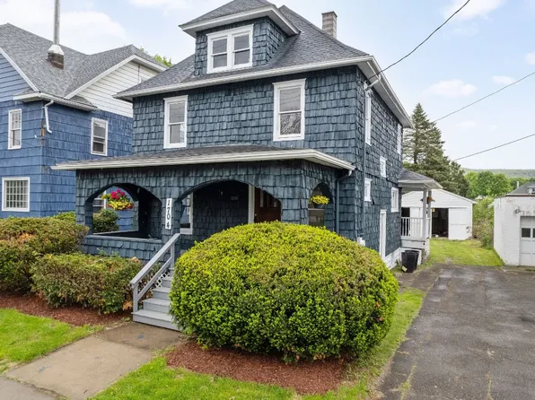 1704 Tracy St, Endicott, NY 13760