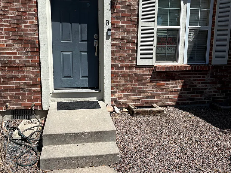1546 S Ouray Cir #B — Photo 2