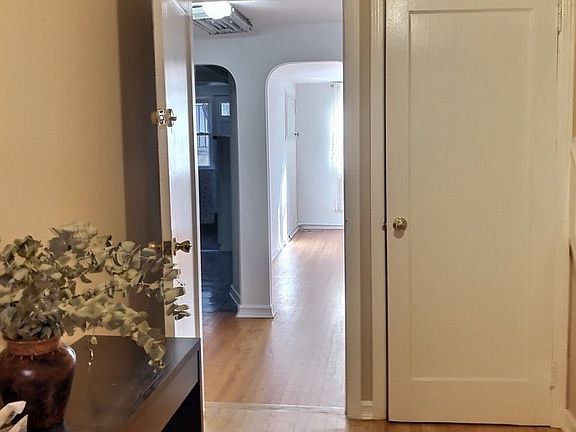 3rd image of 3357 28th St #1F