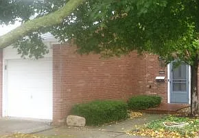 2010 Bruce Dr photo 1