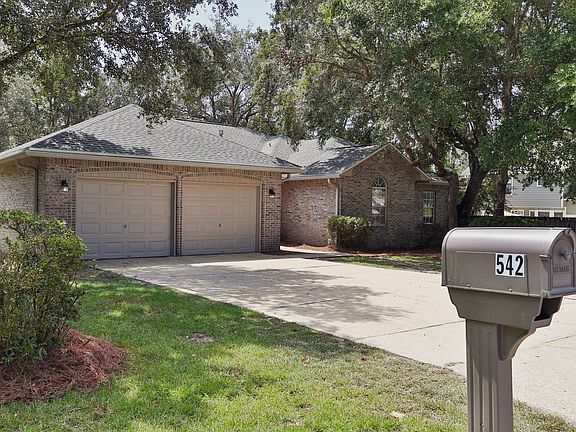 3rd image of 542 Garden Oak Cv