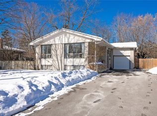 1175 Pinegrove Rd, Oakville, ON L6L 2W3