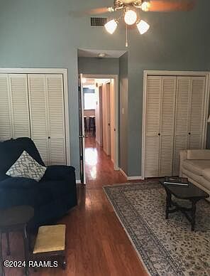 5th image of 218 Woodland Cir