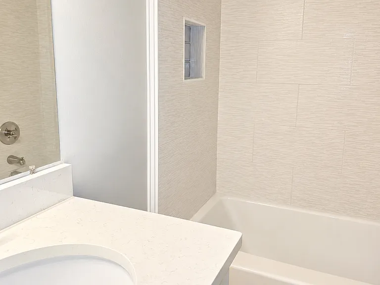 127 Amberwood Dr — Photo 3