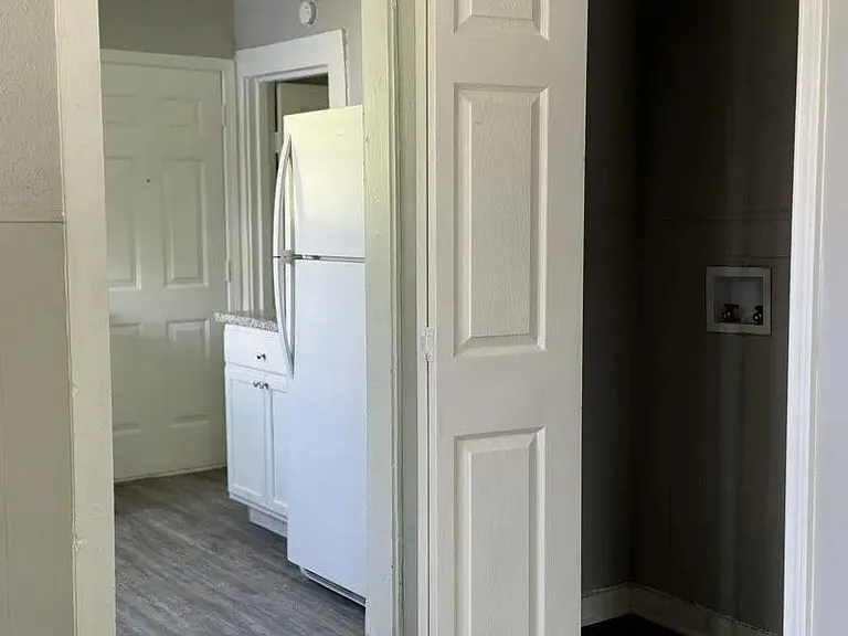 1501 Nashby St — Photo 11