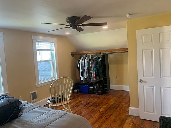 5th image of 8 Floral Ave