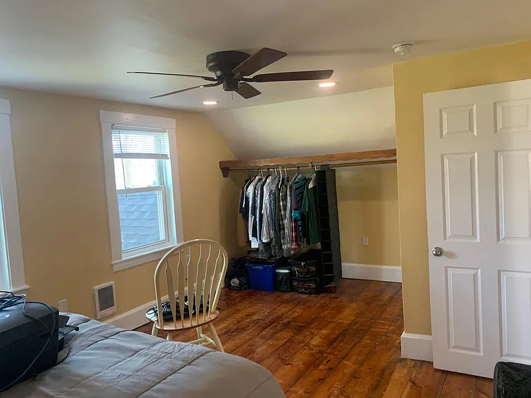 8 Floral Ave — Photo 4