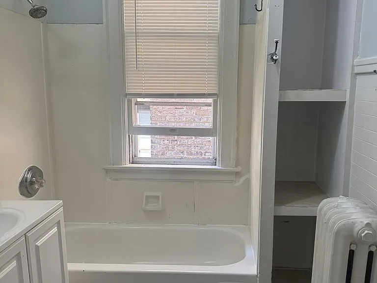 2929-31 N. Bartlett Ave — Photo 10