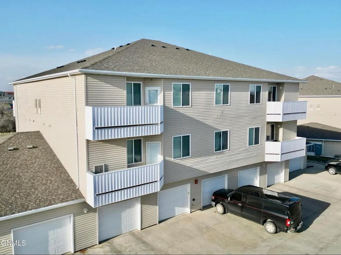 1113 E Lasalle Dr — Photo 2
