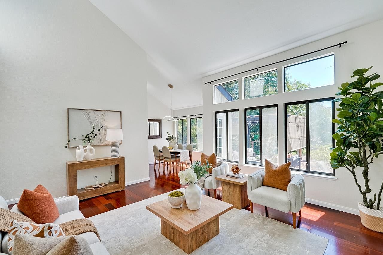 916 Rosette Ter — Sunken Gardens Golf Course