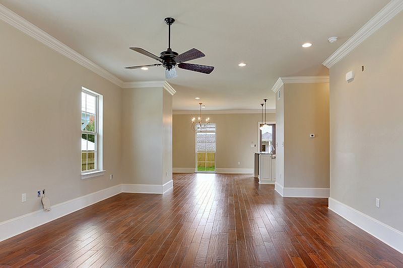 2nd image of 326 40th St
