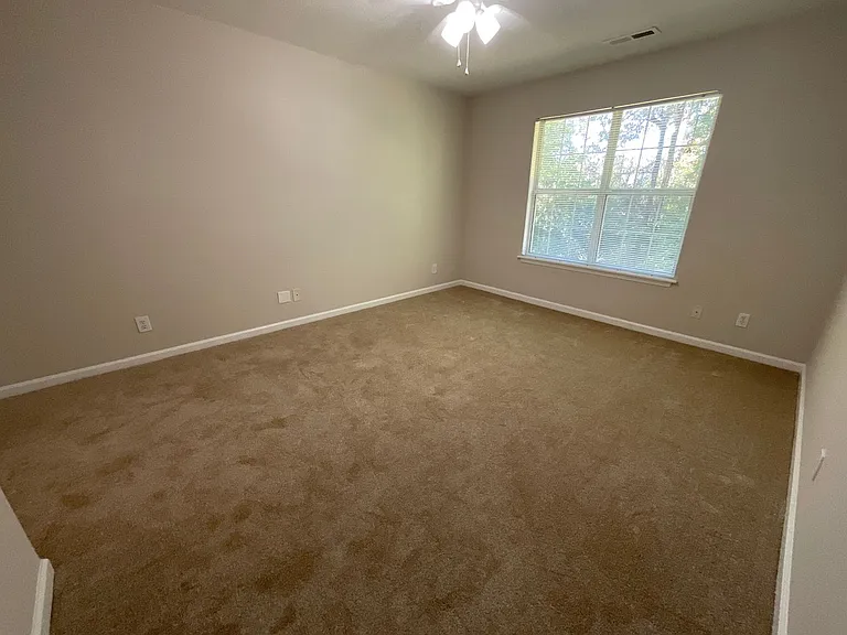Meridian Park Apartments — Photo 155