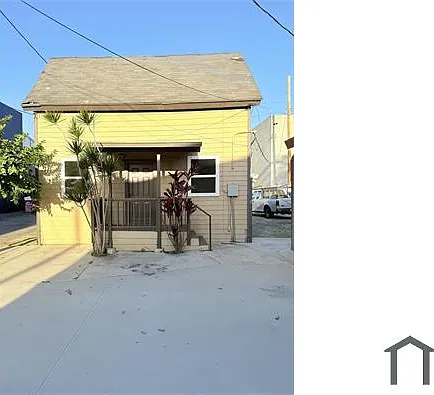 2219 Wall St — Photo 1