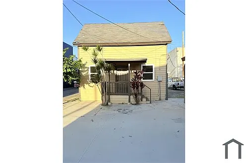 2219 Wall St Photo 1