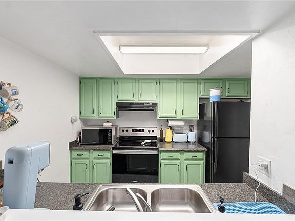 4th image of 900 SW 62nd Blvd APT D24