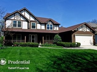 150 Hawkins Cir, Wheaton, IL 60189