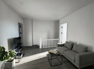 436 Markham St #3, Toronto, ON M6G2L2
