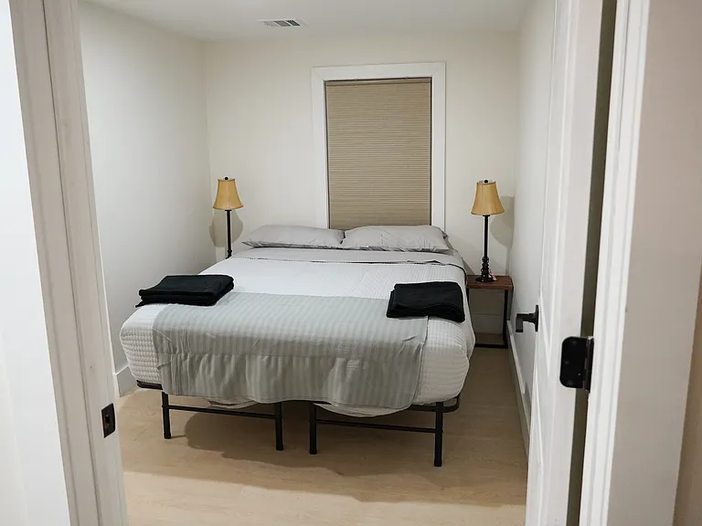 466 Avon Ave #3 — Photo 22