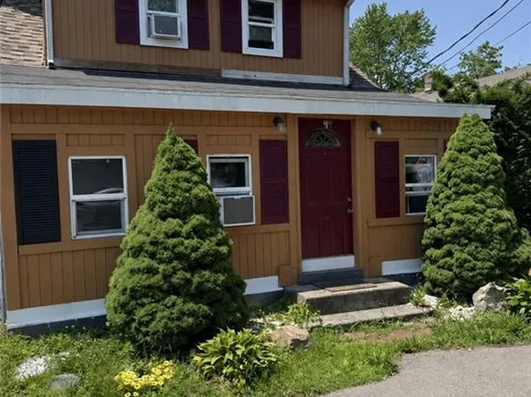 77 Huron St, Warwick, RI 02889
