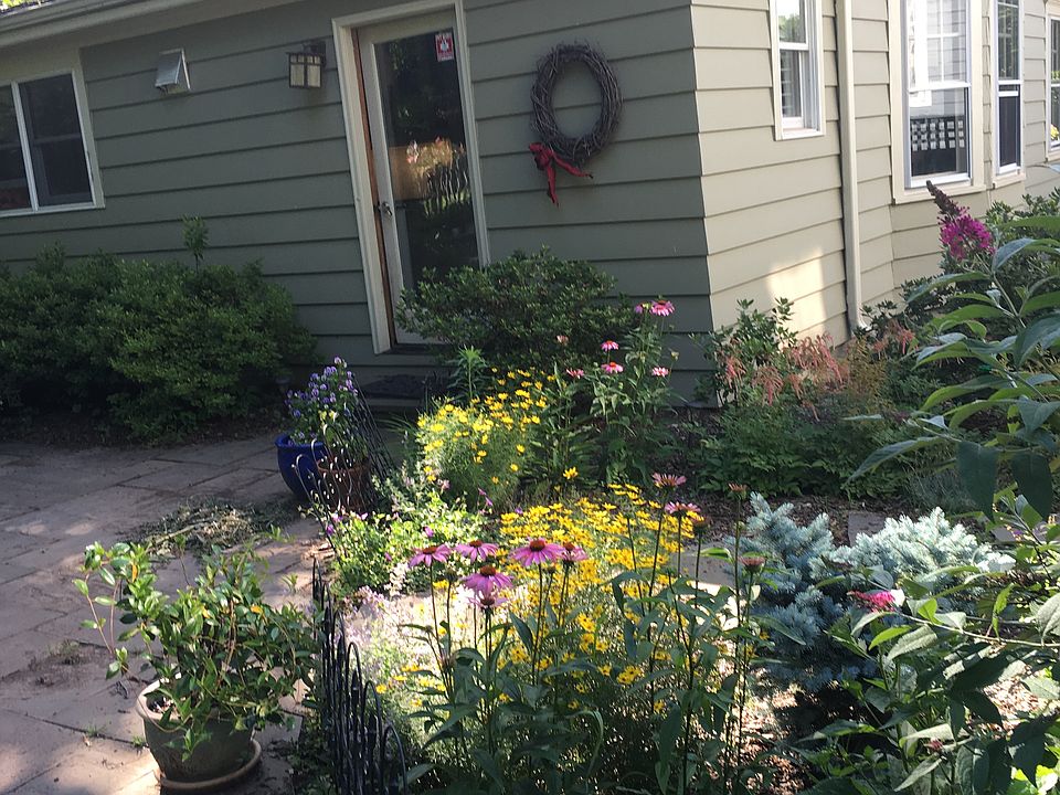 1st image of 16 Hart Ave