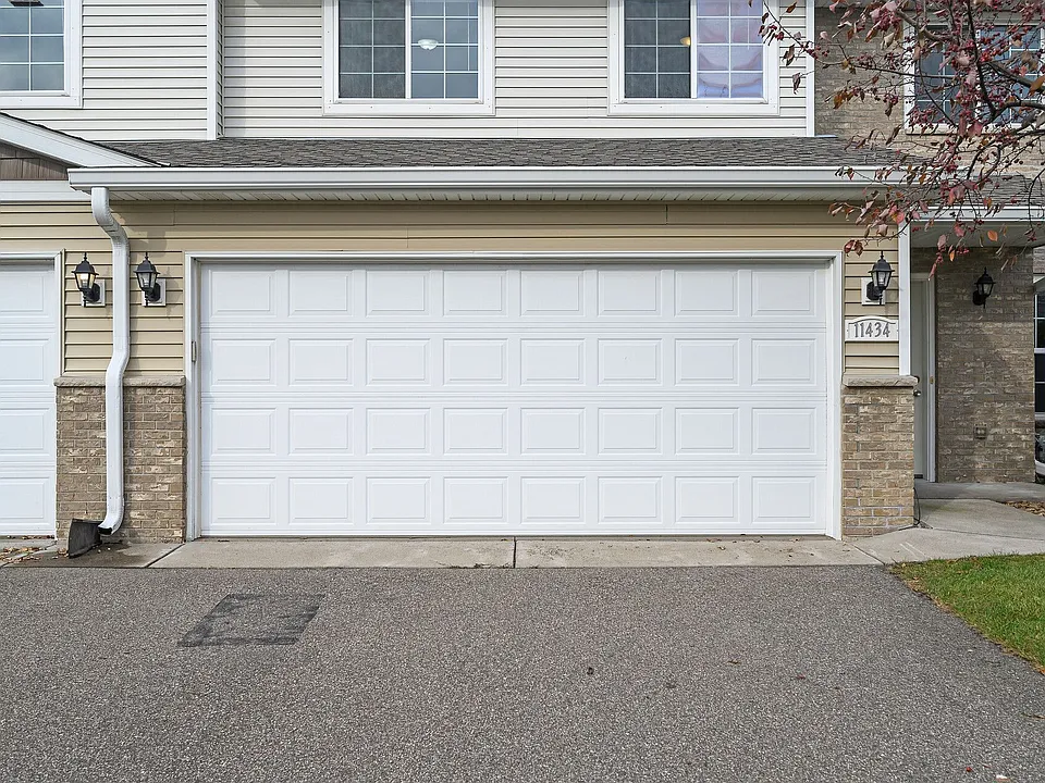 11433 Town Center Dr NE