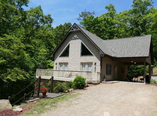 392 Springbrook Dr, Franklin, NC 28734