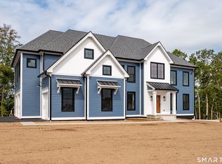 6 Pumpkin Grove, East Lyme, CT 06333