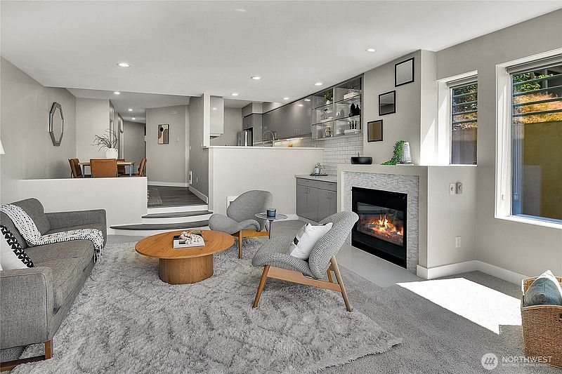 2nd image of 1202 Lakeview Boulevard E #1