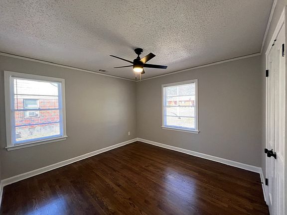 5th image of 483 Jeanne Dr