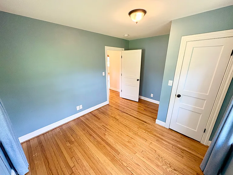 1233 Plymouth Ave — Photo 18