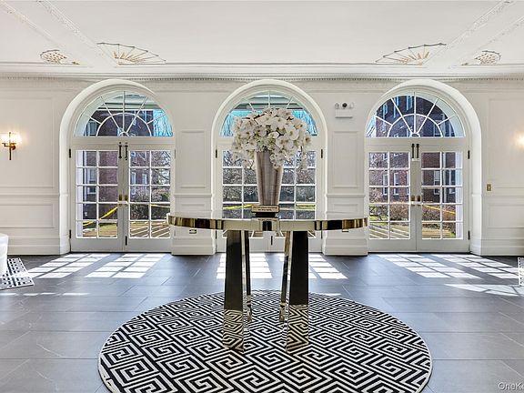 5th image of 819 Broadway #1-G