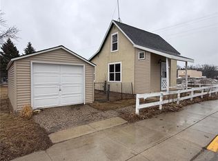 164 Cossairt Ave W, Eden Valley, MN 55329