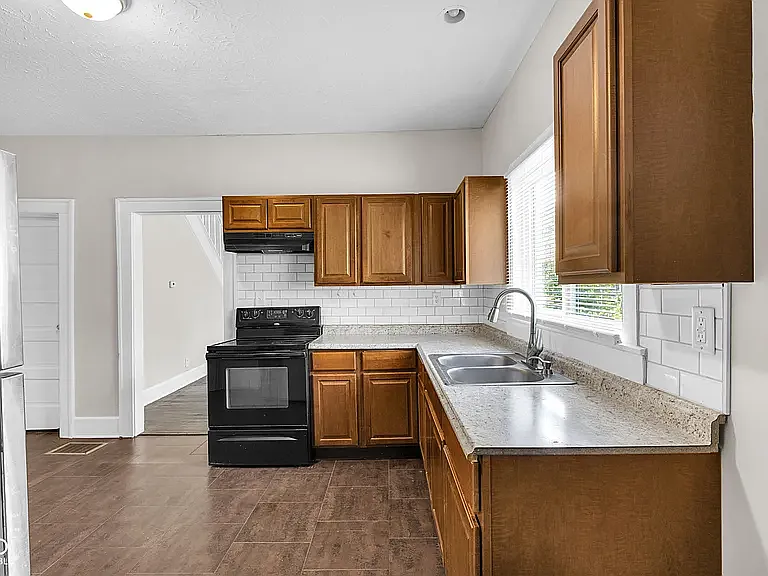 3019 Broadway St — Photo 11