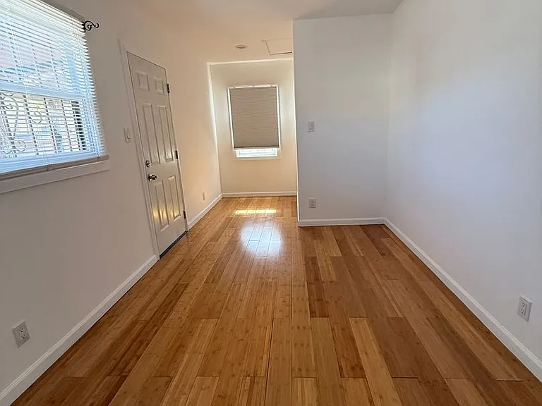 6028 Eleanor Ave #1/2 — Photo 10