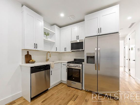 2nd image of 536A Monroe St Floor 3
