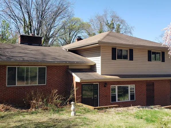 6936 Plantation Rd, Roanoke, VA 24019