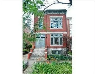 2512 N Greenview Ave photo 1