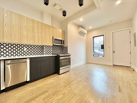 Rented by Doorway NYC, LLC | media 3