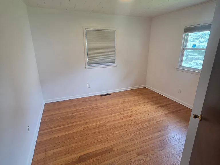 42 N Bridge Dr — Photo 15