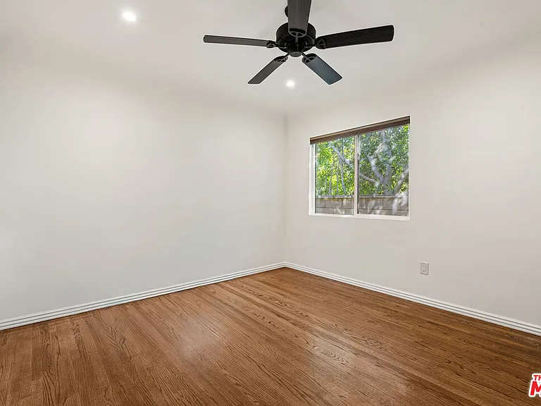 4530 Bakman Ave — Photo 10