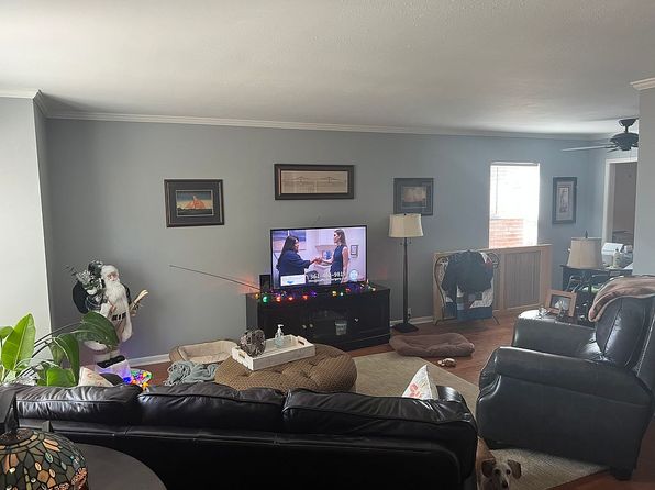 20 Townhouse Ln
