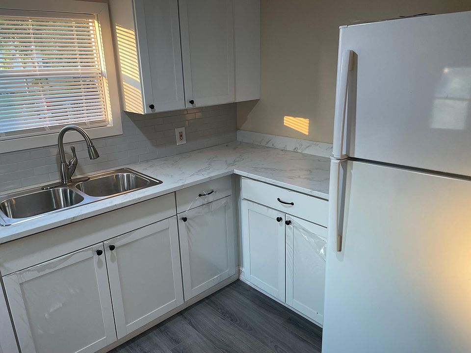 1st image of 1136 Millbrook Ave