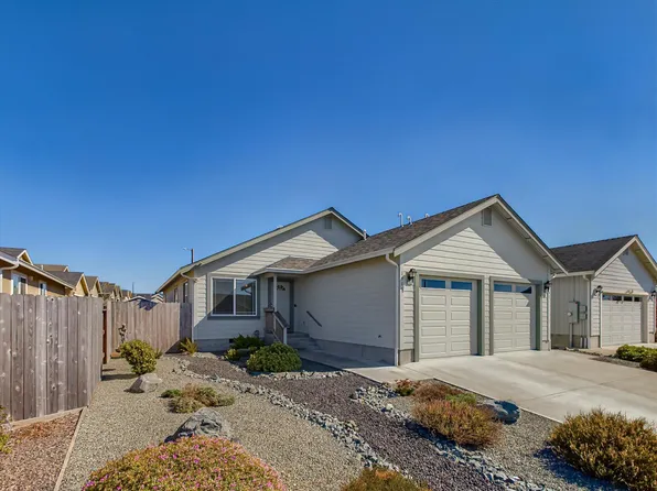 1905 Sagewood Way, McKinleyville, CA 95519