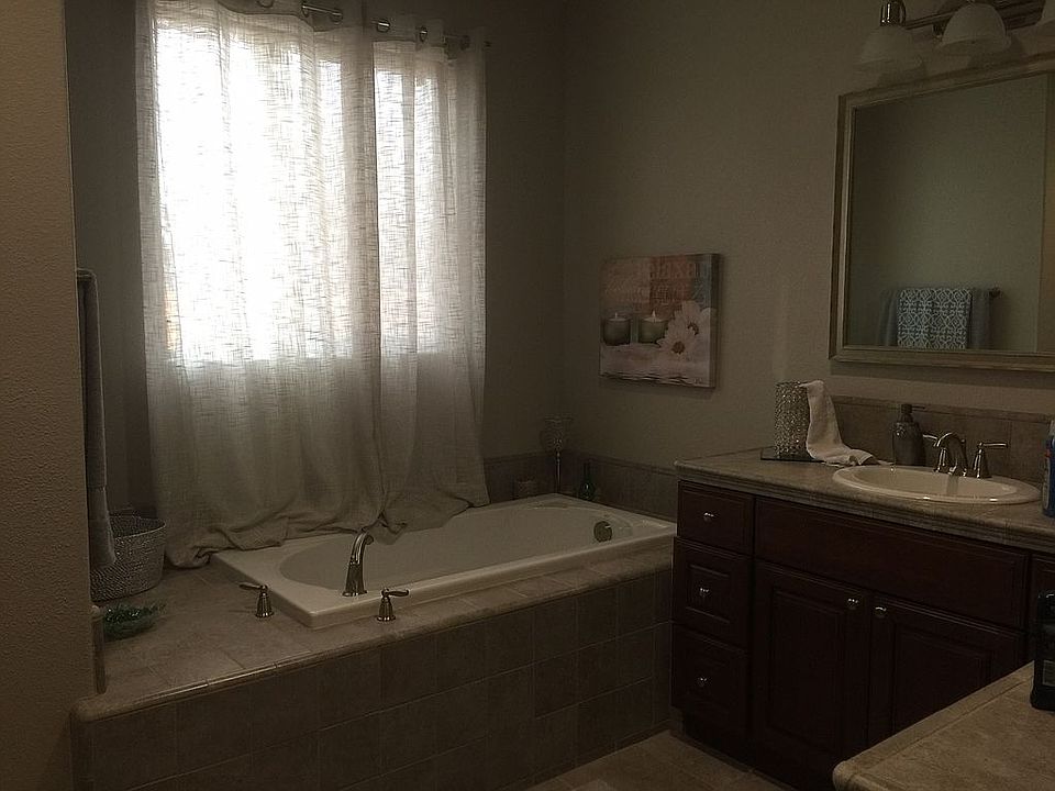 2nd image of 1883 Vista Del Sol