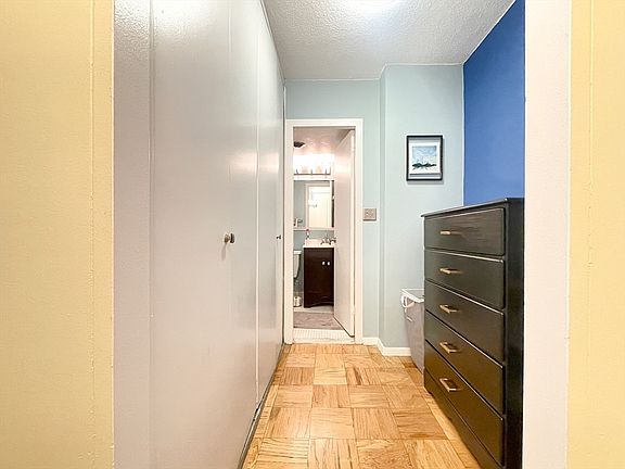 5th image of 2 Hawthorne Pl APT 16K