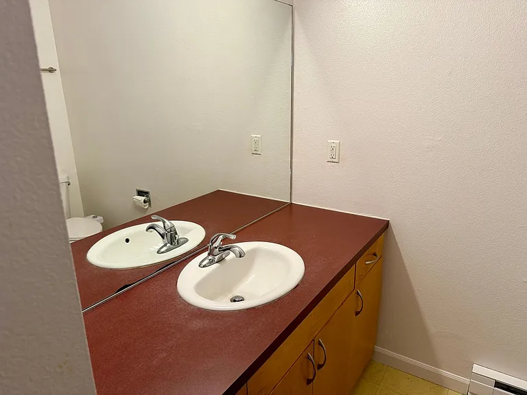 #74-Ivanhoe — Photo 9