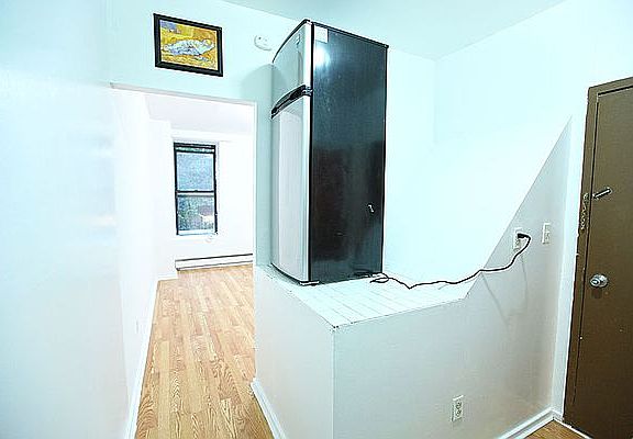4th image of 172 E 104th St APT 2A